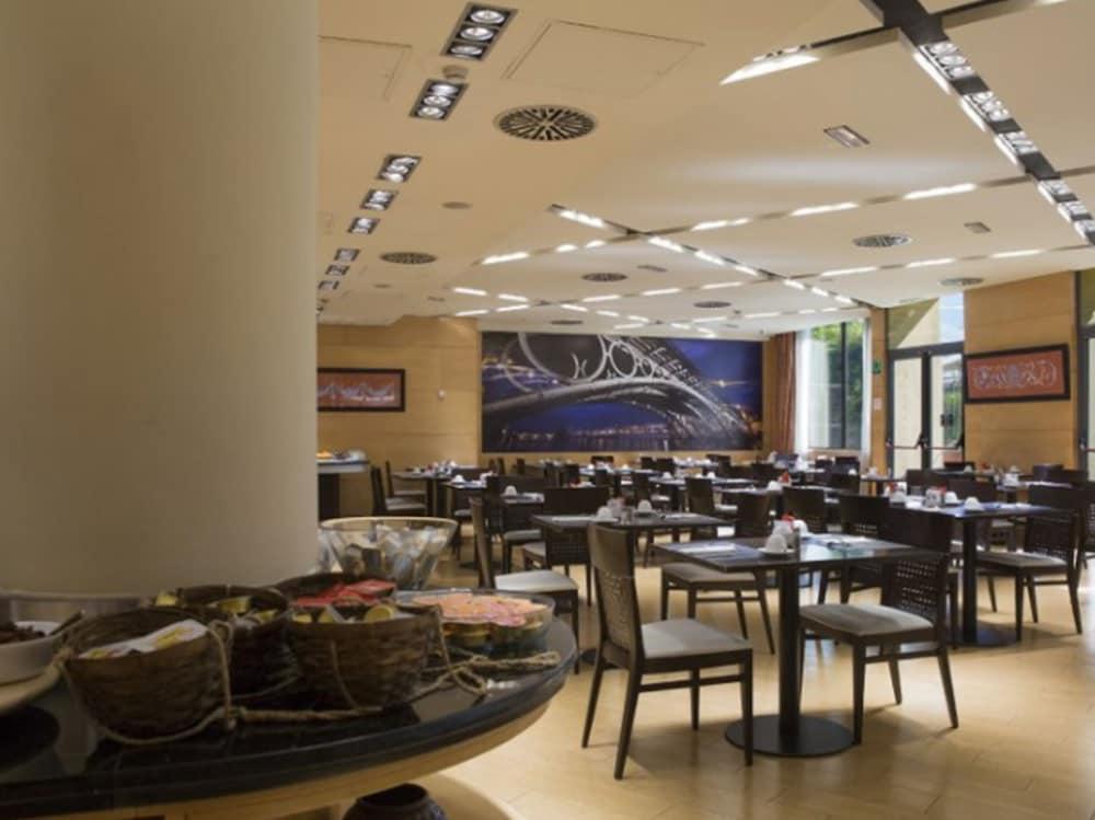 فندق ريبيرا دي تريانا إشبيلية المظهر الخارجي الصورة